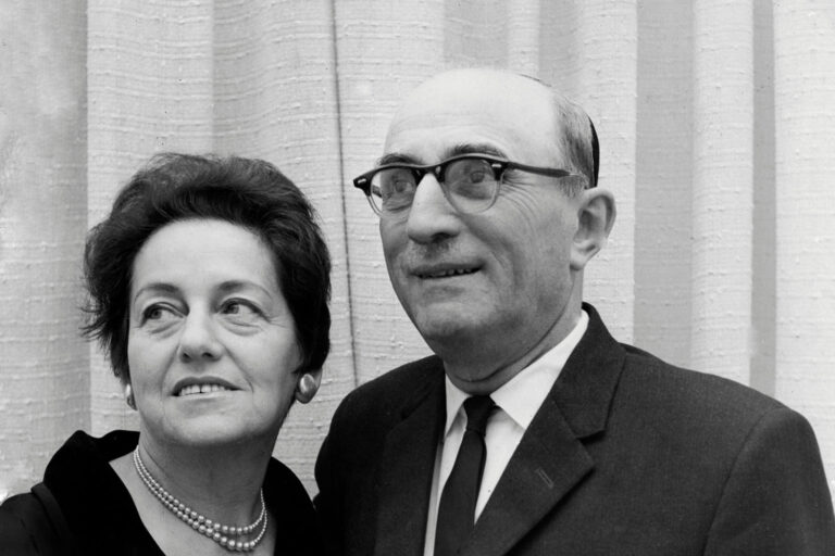 אבי יצחק ואמי תרצה לפני טקס נישואיי עם חניתה