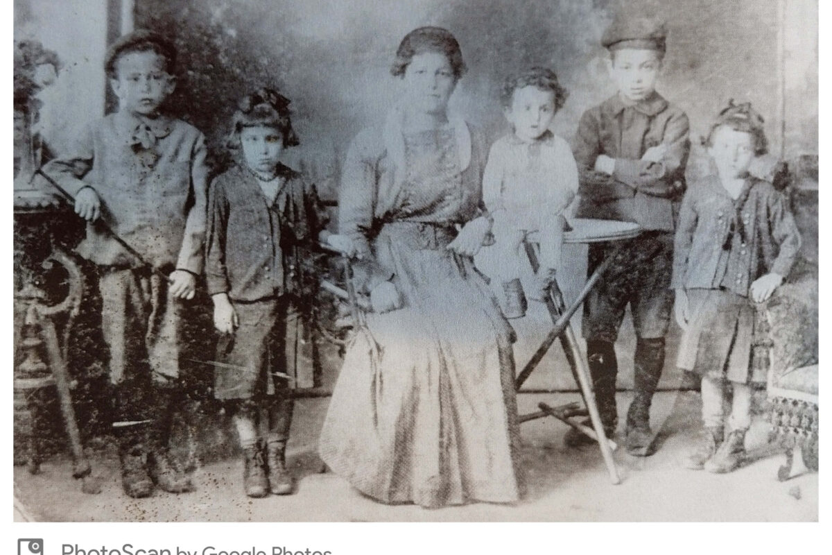 אמי בת כ-5 עם משפחתה בברטיסלבה