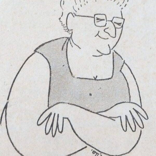 חיוך רחב שפוך על פניה של רחל - הדודה מן הועד למען החייל, בתום "מבצע עוגות". מתוך דף קרבי - יומן החטיבה - יוני 1967 - דמויות בחטיבה - הדודה (מלחמת ששת הימים)