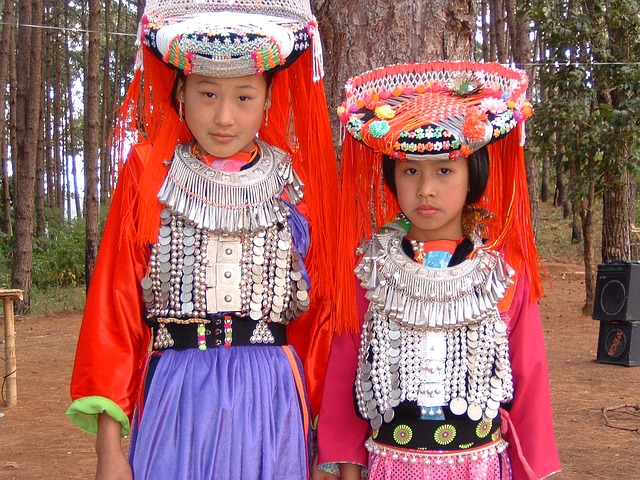 סאפה, ויאטנם: בנות שבטי ההרים בתלבושת מסורתית