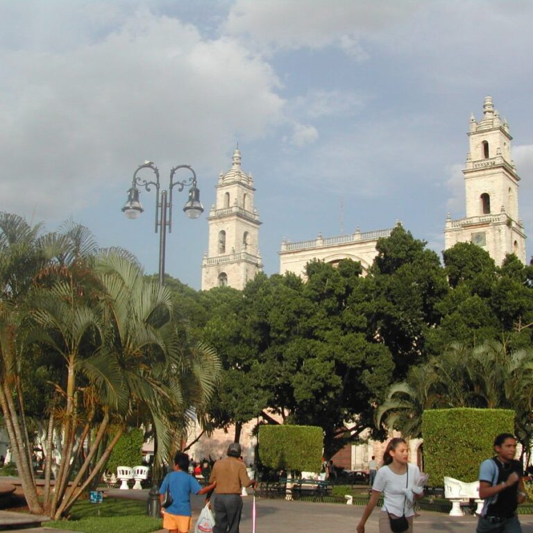 העיר אנטיגואה ביוקטאן במכסיקו