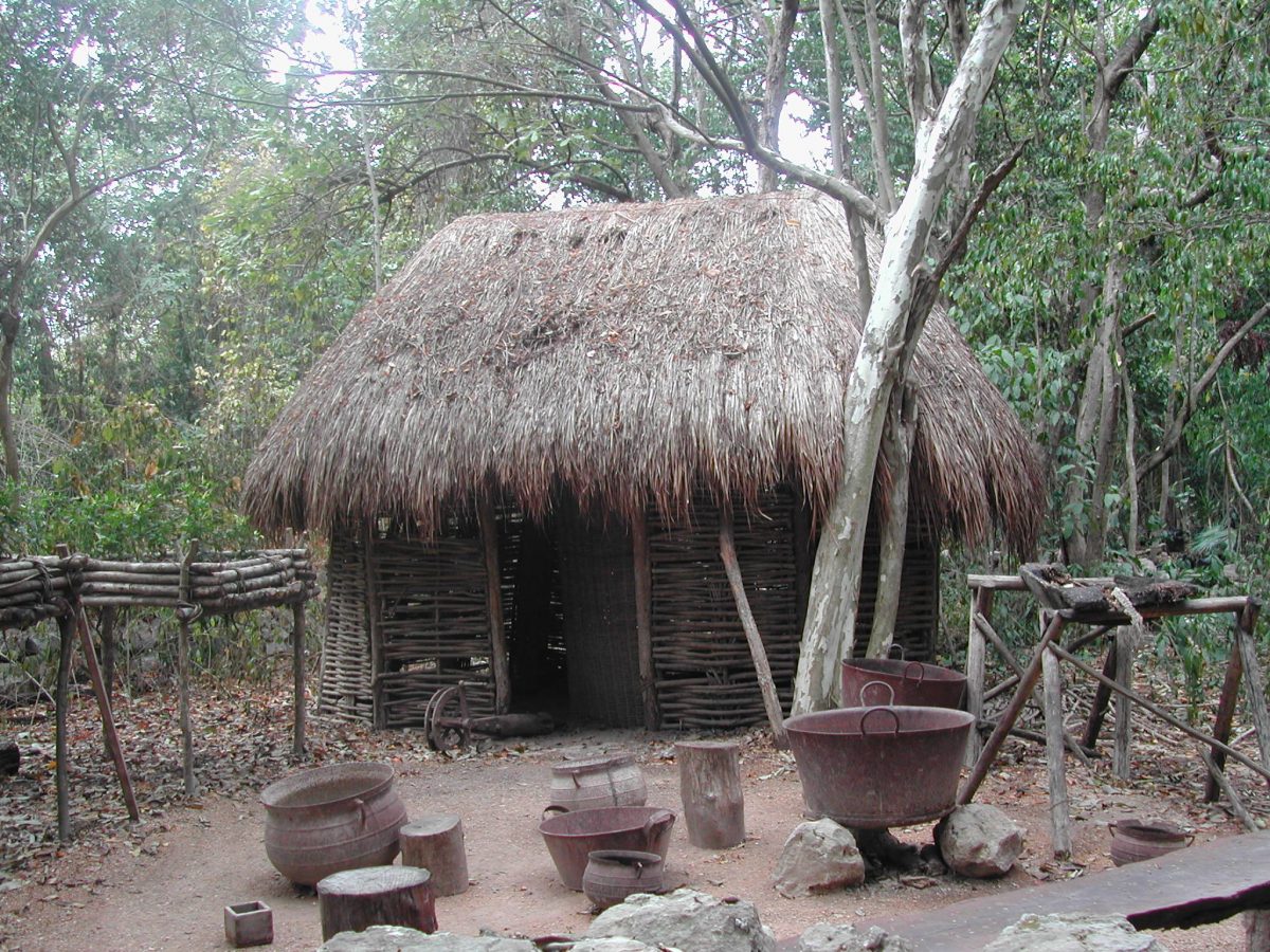 בקתה שבה התגוררו בני המאיה בזמנו