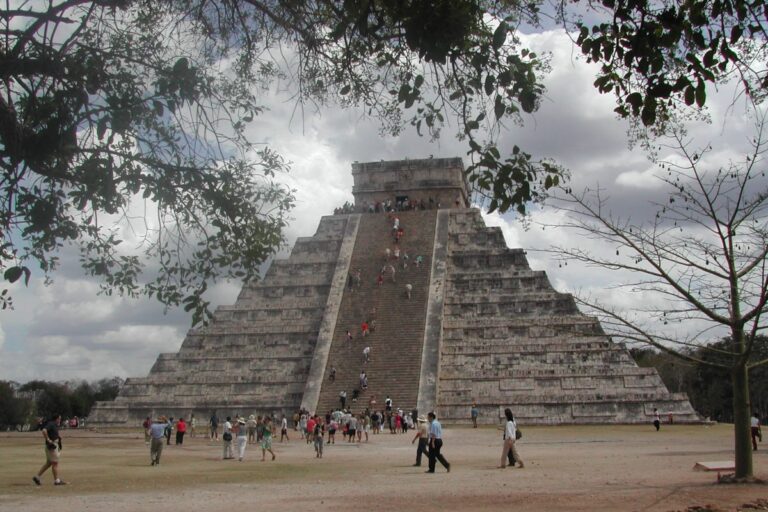 הפירמידה של המאיה בצ'יצןאיצה ביוקטאן