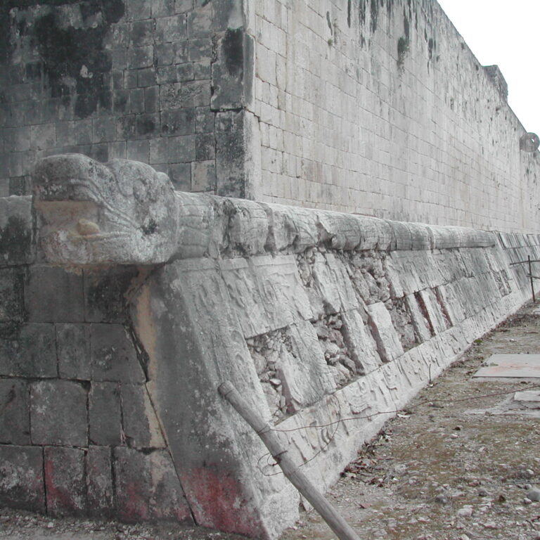 משחק הכדורגל האכזרי של בני המאיה
