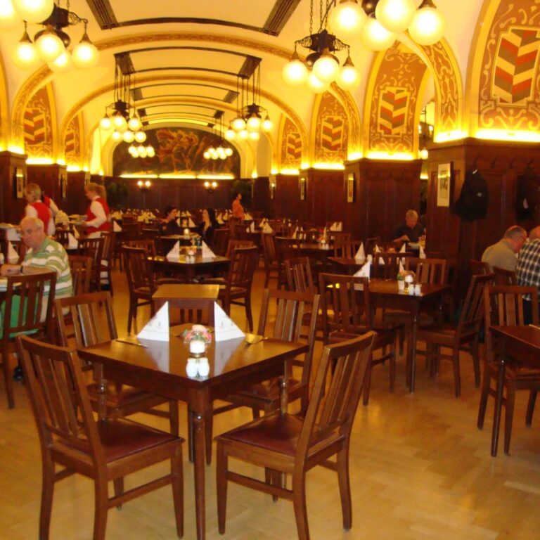 מרתף היין במינכן בו התכנסו ראשוני הנאצים