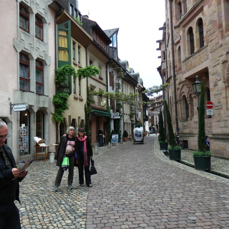 זהבה ארצי וצביה בחוצות בוואריה