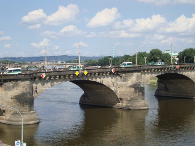 גשר עתיק בדרזדן