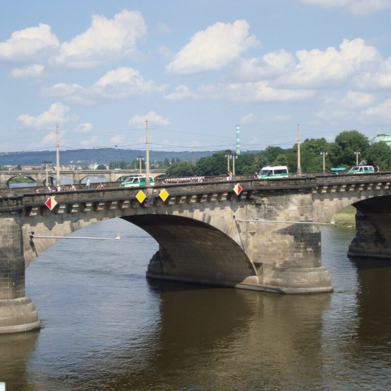 גשר עתיק בדרזדן