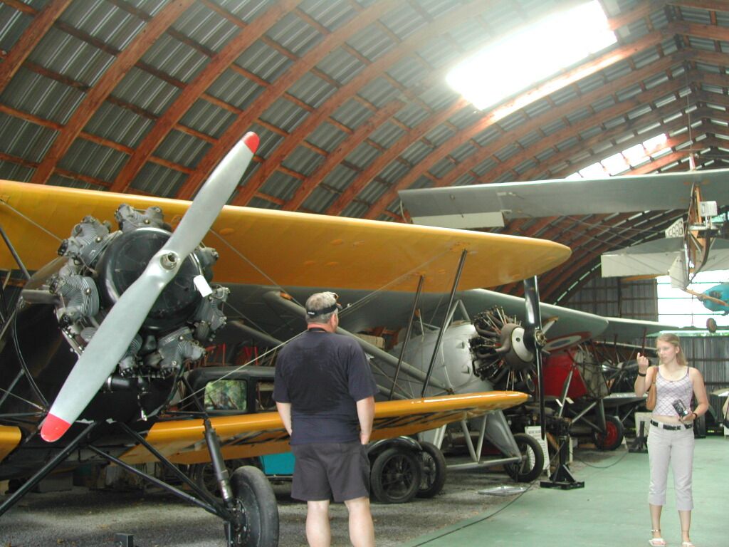 אתר המטוסים העתיקים בריינבוק בו ניתן לטוס במטוסי מלחמת העולם הראשונה
