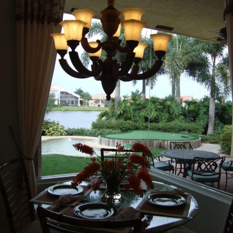 בית למכירה בקהיליה סגורה בפלורידה, לקשישים בעלי הון בלבד