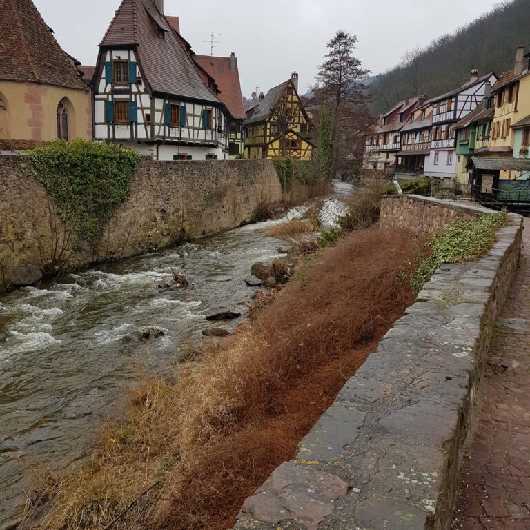 בכל עיירה באלזס זורם איזה פלג לעידוד מצב המים באיזור