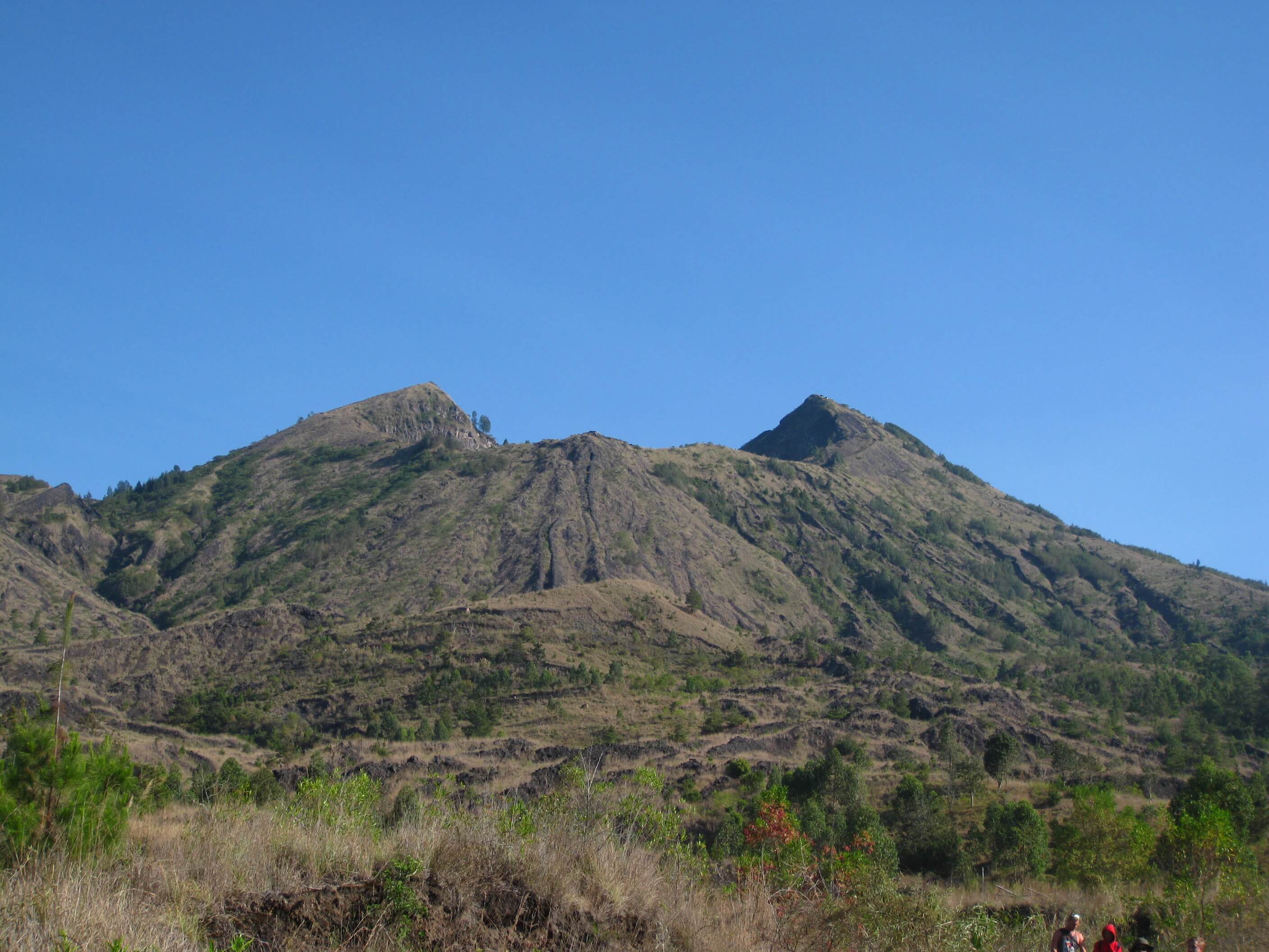 ג'קרטה ואינדונזיה רצופה בהרי געש פעילים