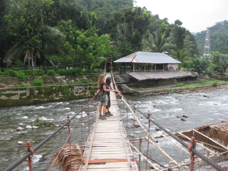 גשרים תלויים בכפרים