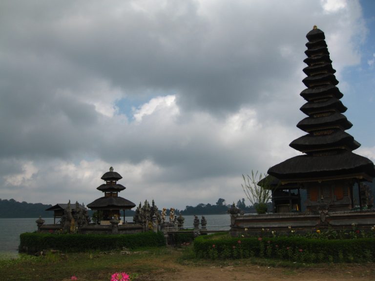 האי היחיד שאינו מוסלמי-באלי