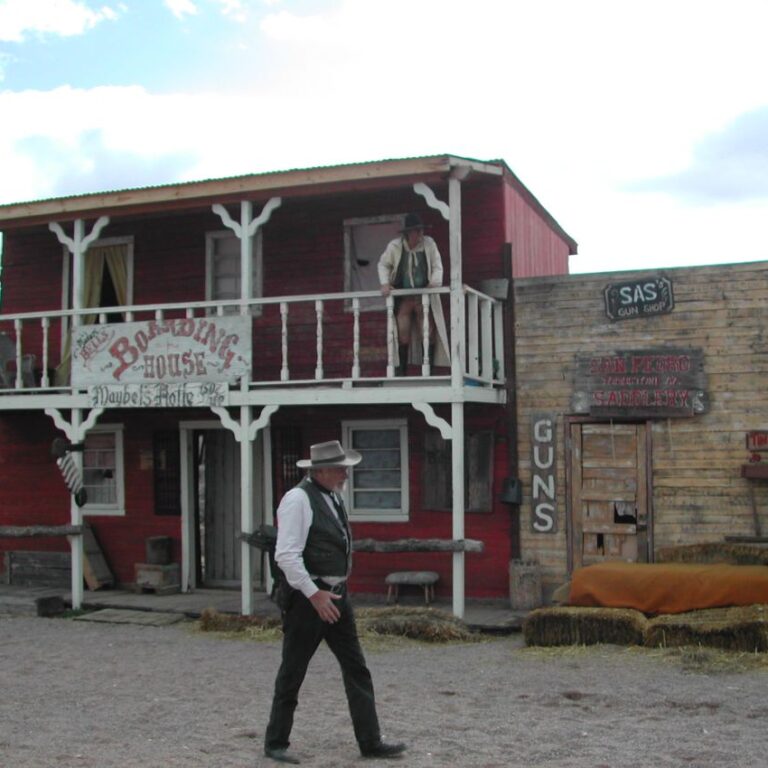 הדו קרב באוקיי קורל-אגדה אמריקנית