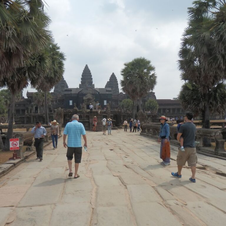 הדרך המובילה לאנגקור וואט