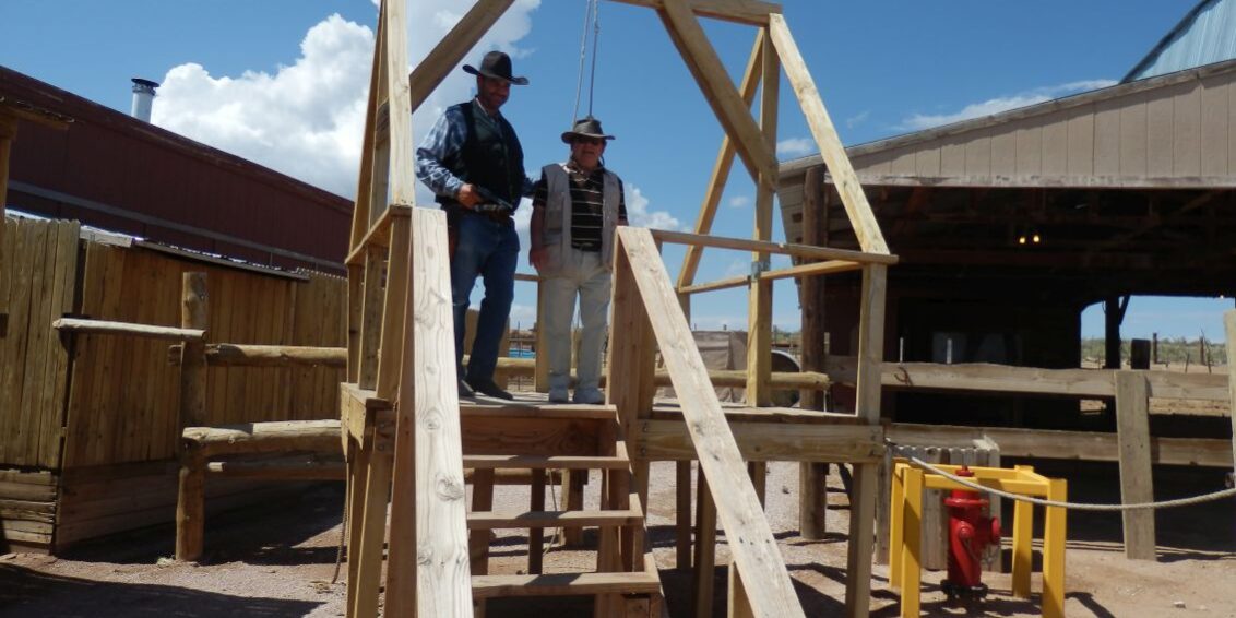 הוצאתי להורג בתליה על ידי השריף באתר המרפסת התלויה בגרנד קניוןש