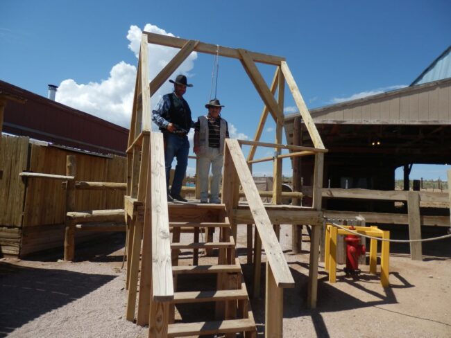 הוצאתי להורג בתליה על ידי השריף באתר המרפסת התלויה בגרנד קניוןש