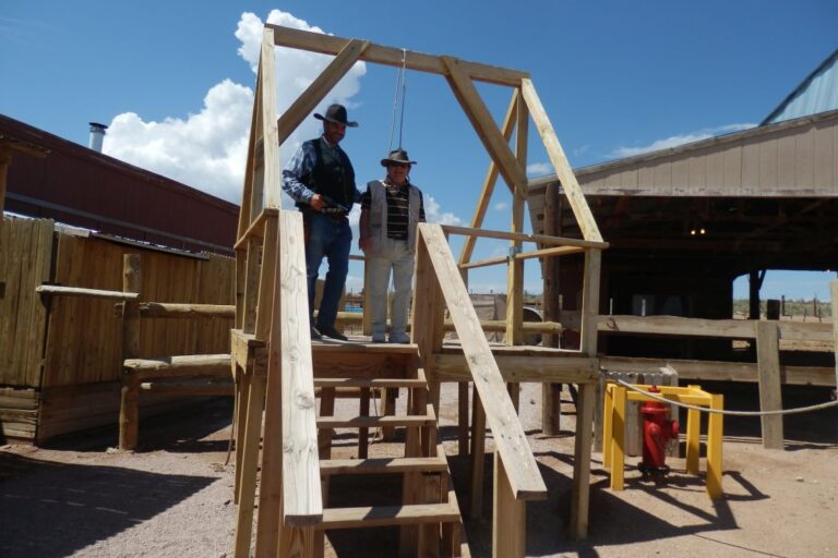 הוצאתי להורג בתליה על ידי השריף באתר המרפסת התלויה בגרנד קניוןש