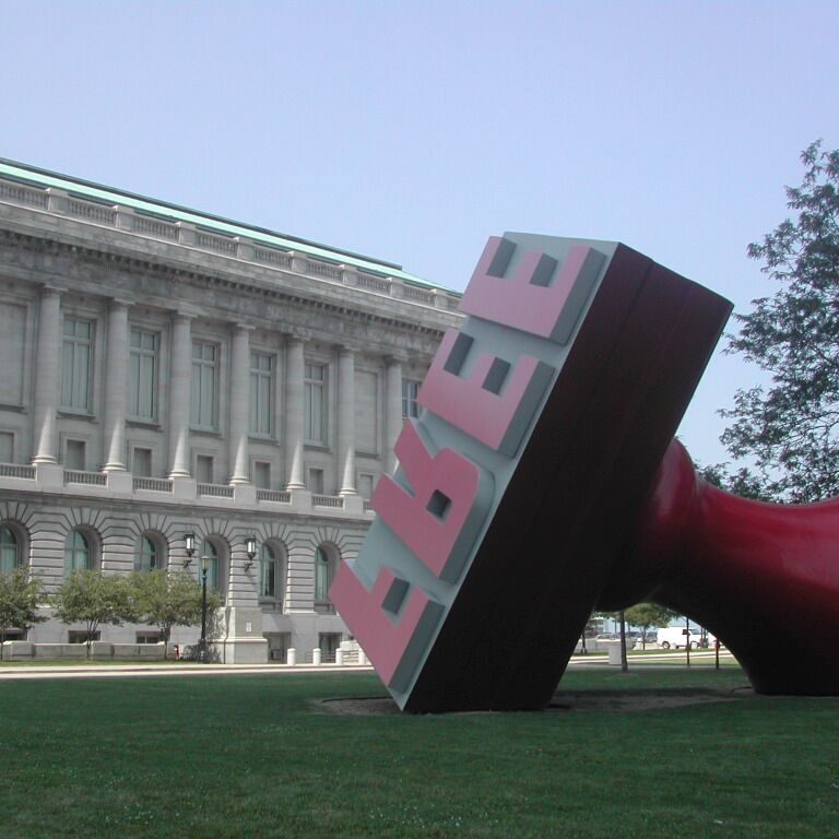 החותמת הענקית ליד הקפיטול בקליבלנד אוהיו