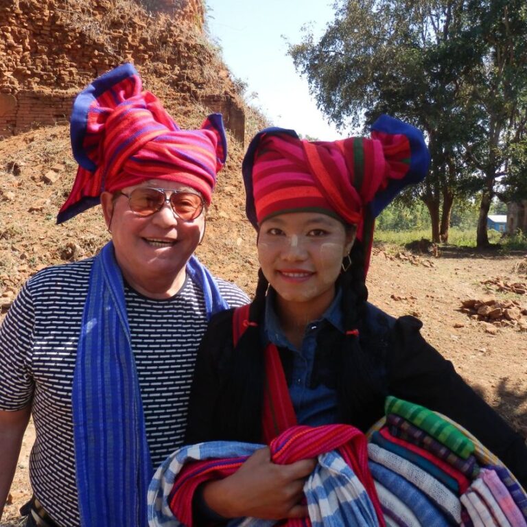 החלטתי להצטרף לשבט היפהפיות חובשות התרבושים בבורמה