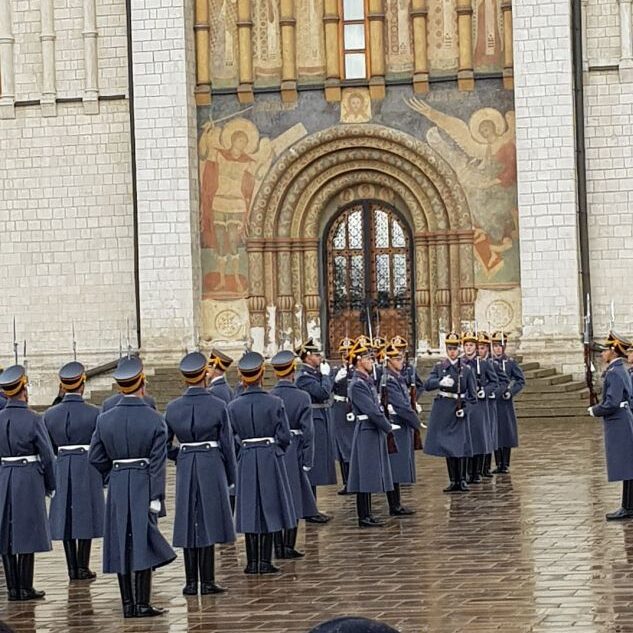 החלפת משמרות בטקס מכובד בקרמלין