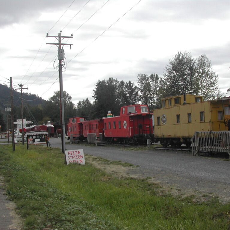 המוטל הממוקם בהר רינייר בתוך רכבת ישנה