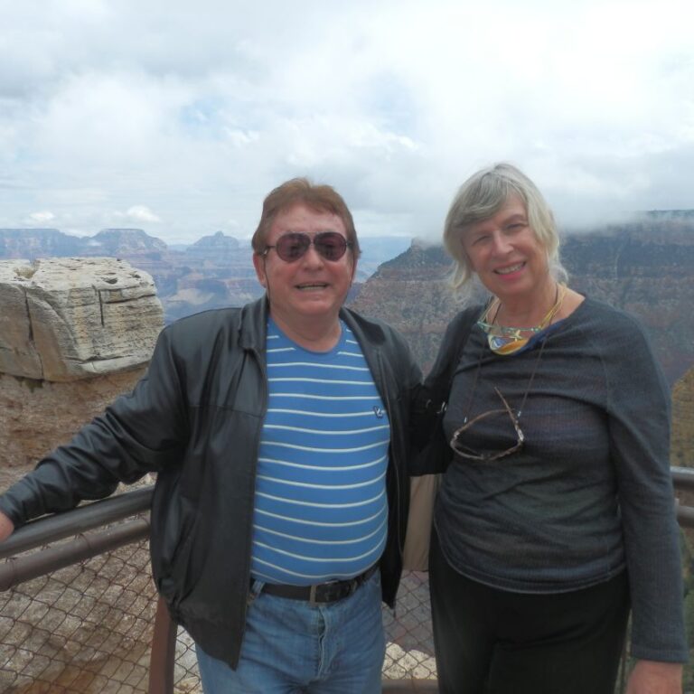 על רקע המכתב הגדול בעולם,- הגרנד קניון