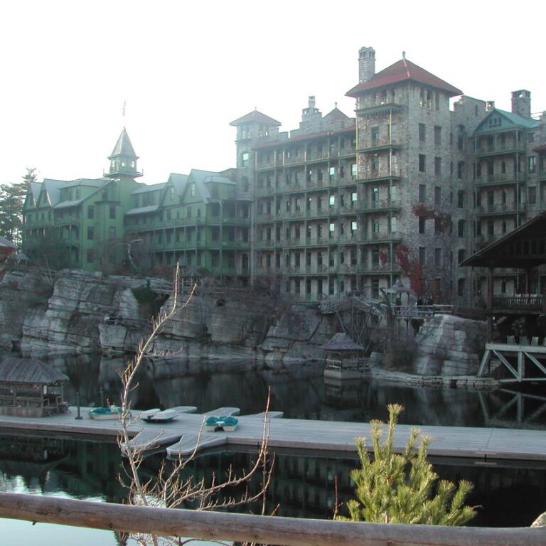 המלון הצמוד לשמורת הטבע בהרי קייטסקיל