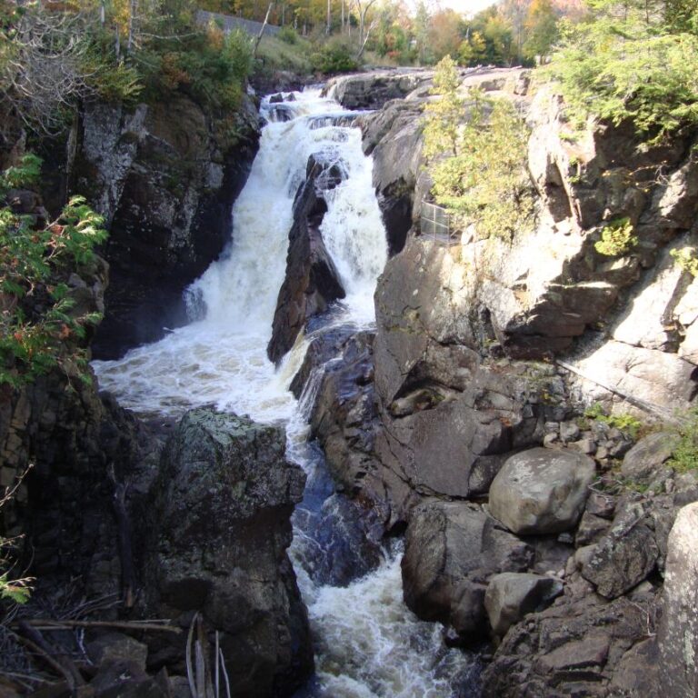 המשך זרימת מפלי ג'ורג