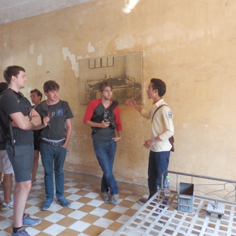 חדרי העינויים של החאמר רוג' בפנום פן בבית ספר שעבר הסבה