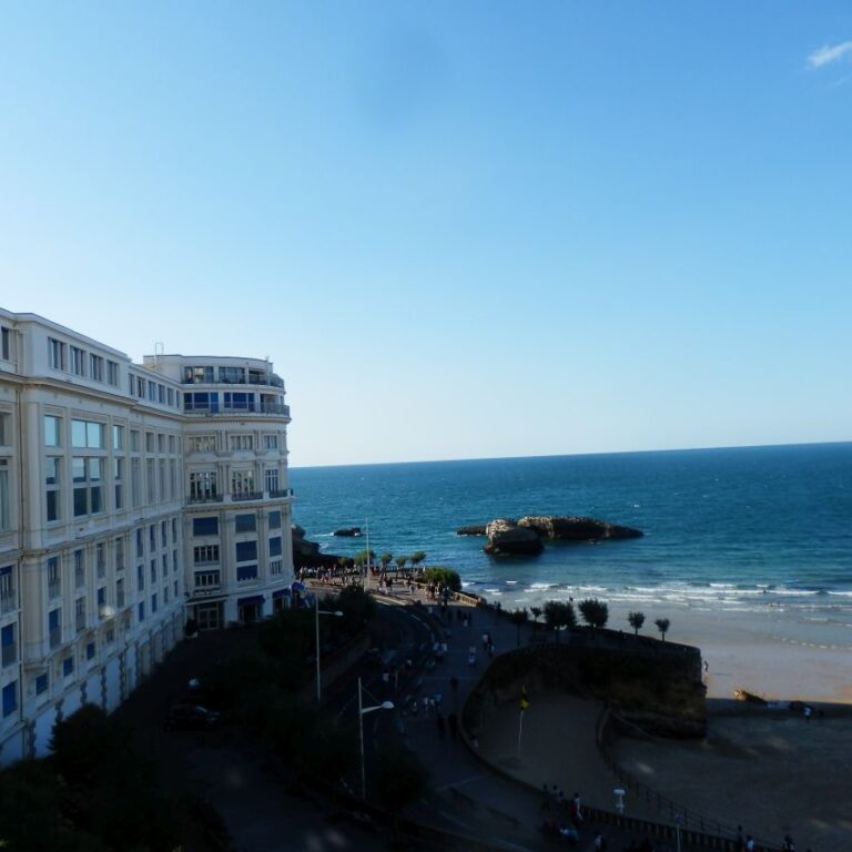 חופי הרביירה הבאסקית היפהפיה