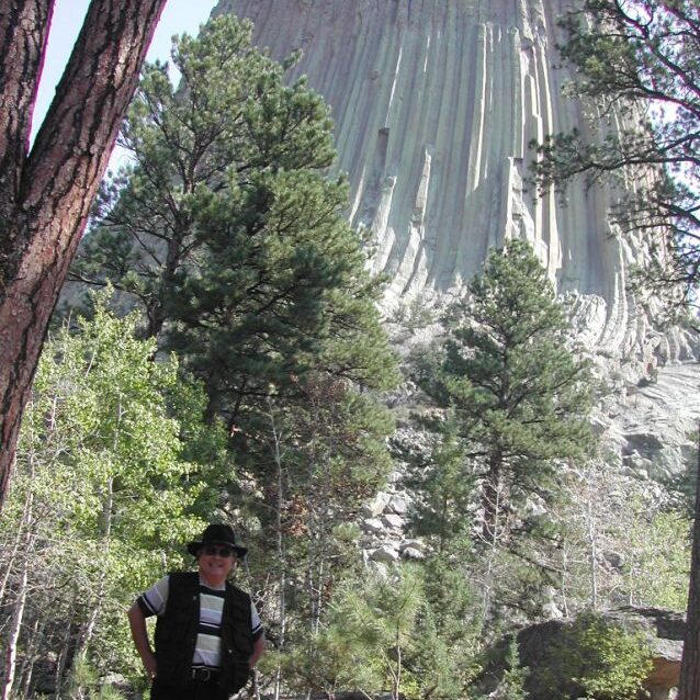 למרגלות הר השטן
