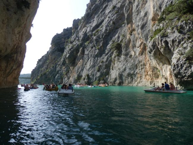 לשוט בסירה בקניון ורדון המרשים לשוט בסירה בקניון ורדון המרשים