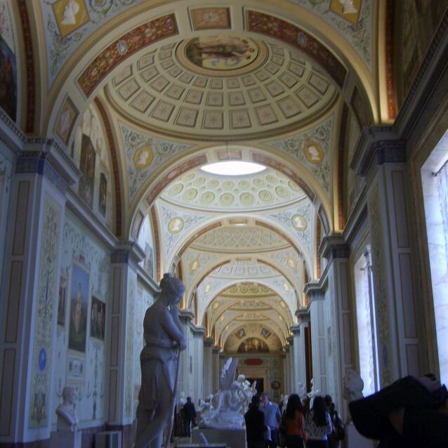 מאולמות הארמיטאז'