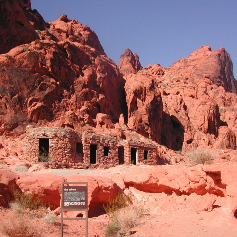 מגורי האינדיאנים בעמק האש בנבדה
