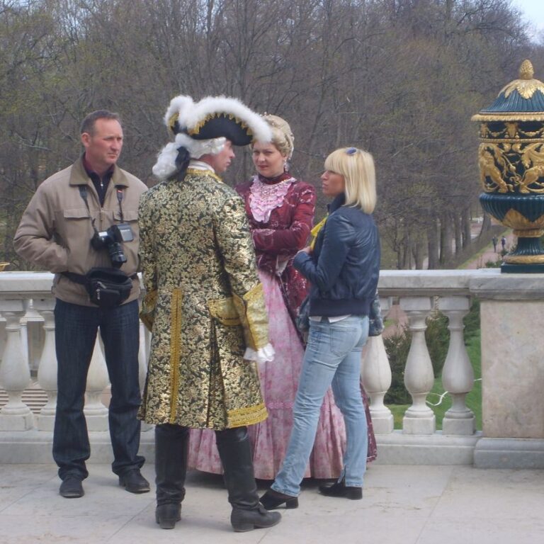 מדריך בלבוש מתקופת הצארים מראה את נפלאות הארמון