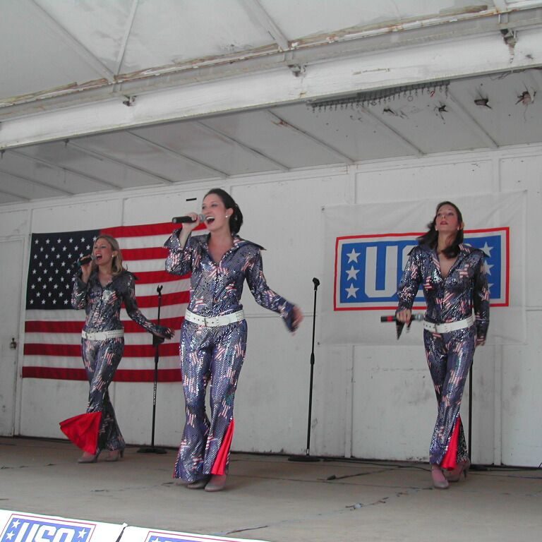 מופע בשוק הפתוח בקייצי ניו יורק