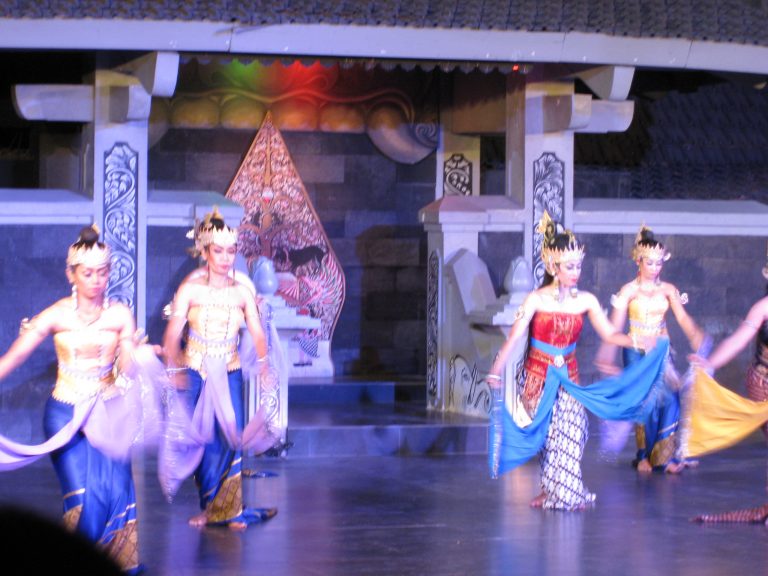 מופע ריקוד אינדונזי