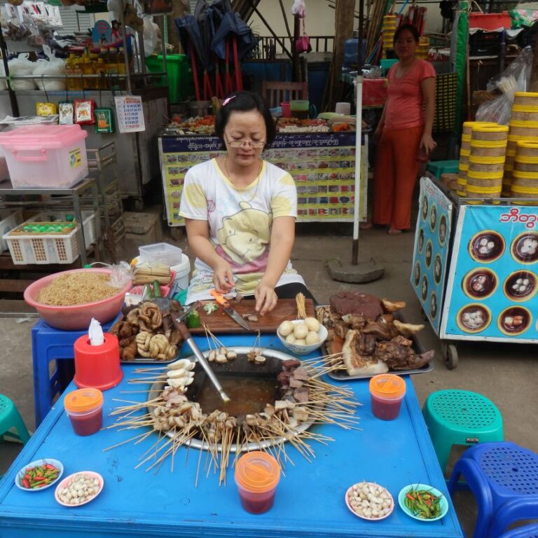 מטבח רחוב ביאנגון