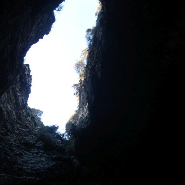 מערות טבעיות בקורסיקה