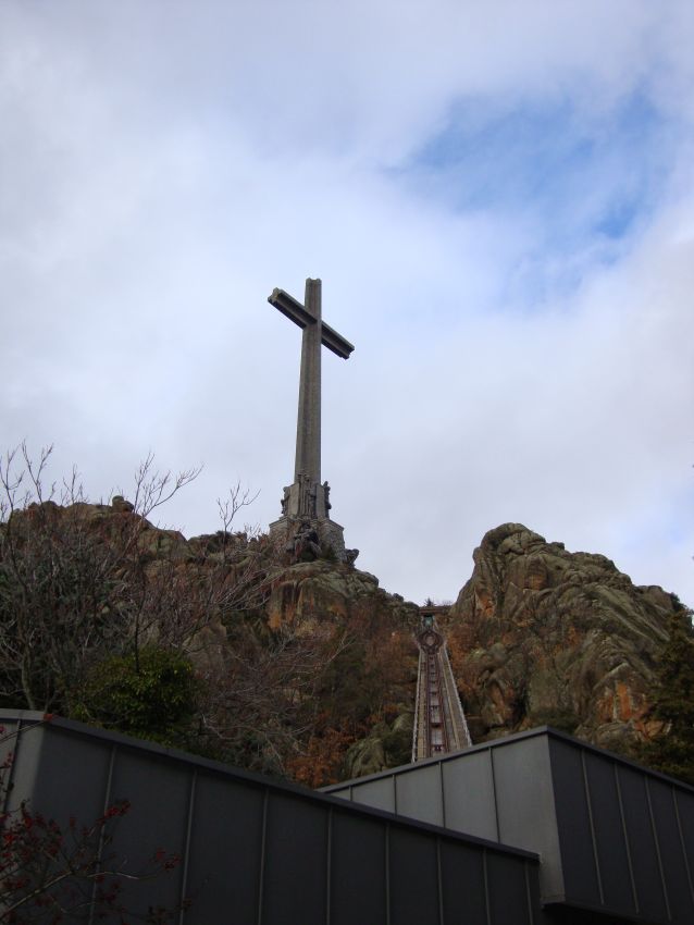 מצבת הענק ב,עמק הנופלים" שבנה גנרל פרנקו, ספרד