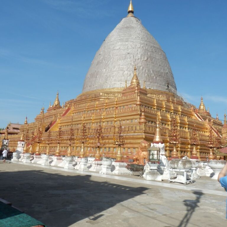 מקדש בודהיסטי אחד מ-3000 מקדשים הנמצאים באיזור באגאן