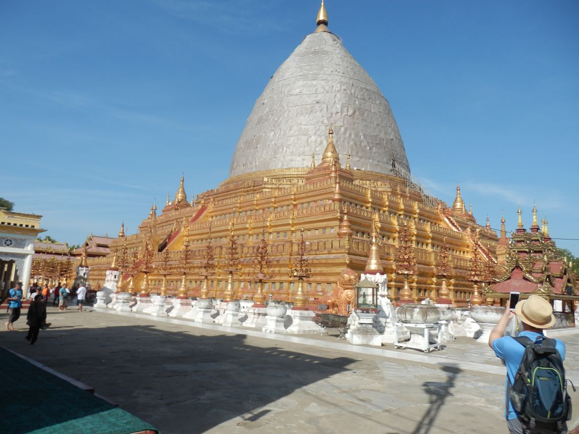 מקדש בודהיסטי אחד מ-3000 מקדשים הנמצאים באיזור באגאן