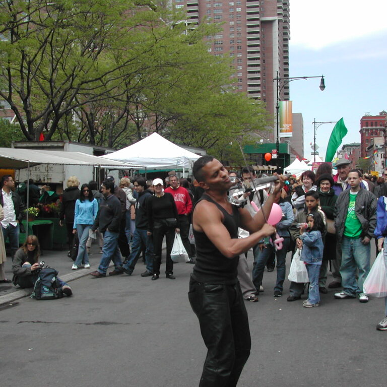 נגני רחוב במידרחובים של קיץ בניו יורק