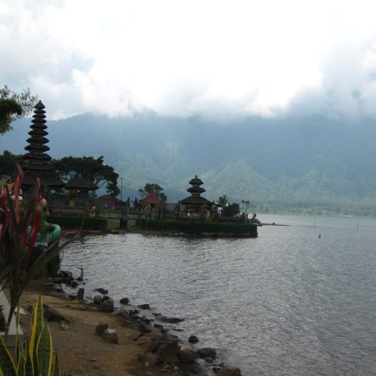 נופי האי באלי