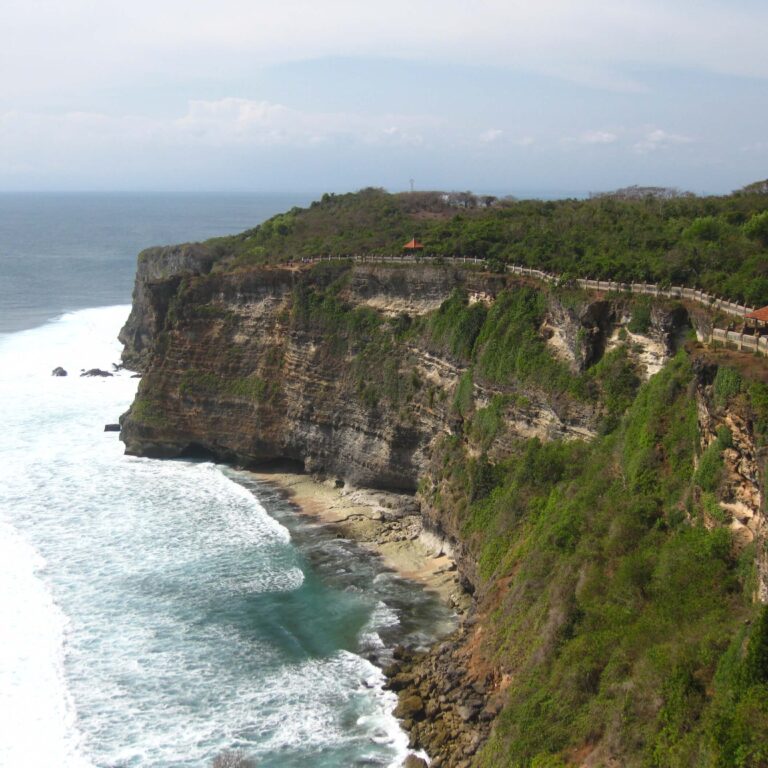 נופי ים באחד האיים
