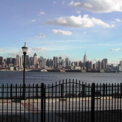 ניו יורק מבט מעבר לנהר ההדסון בניו ג'רסי