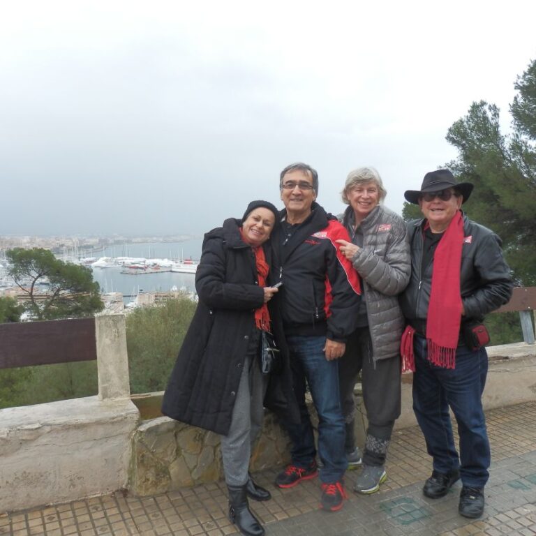 עם עדינה ואלי בהפלגה בחופי ספרד