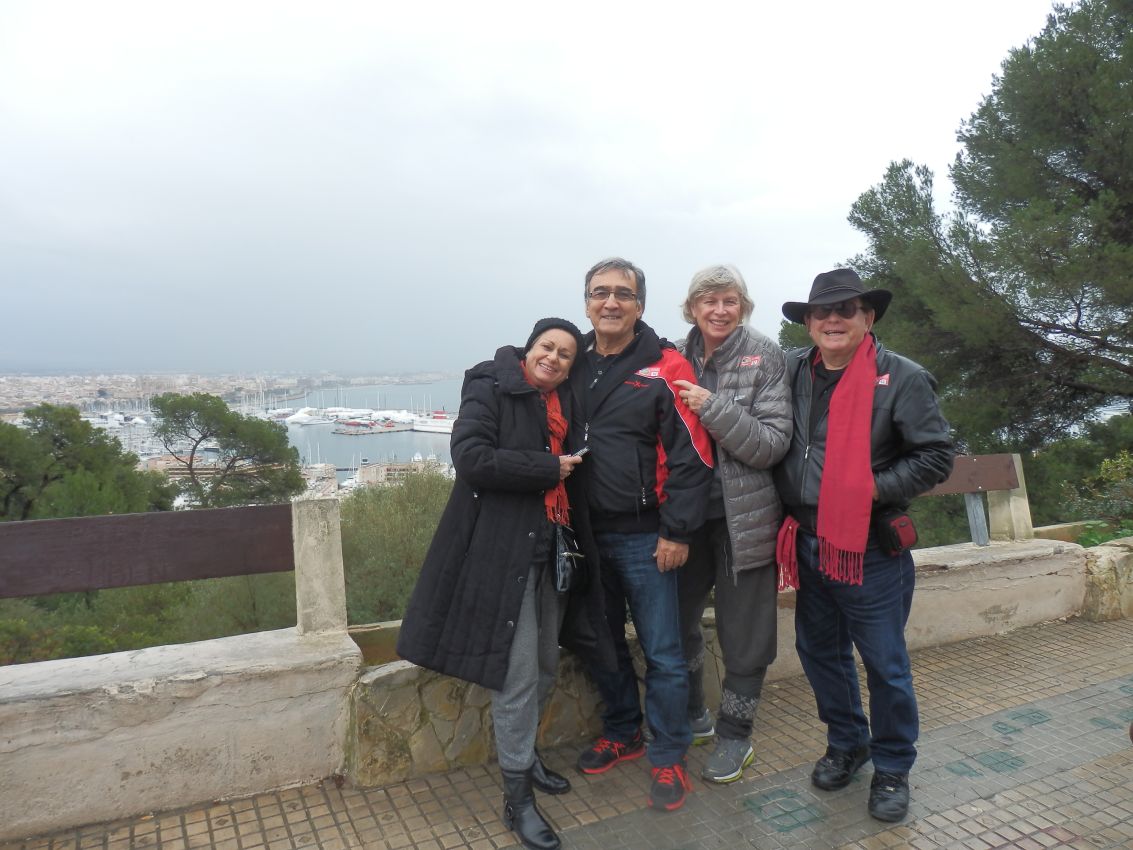 עם עדינה ואלי בהפלגה בחופי ספרד